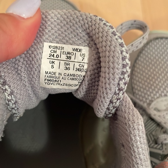 ASICS Running Shoes - Picture 4 of 10